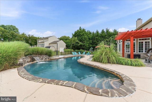 40 CAVERSHAM DR, West Grove, PA 19390