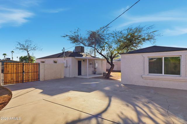 1748 E MONTE VISTA Road, Phoenix, AZ 85006