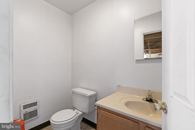 101 N CLINTON ST, Baltimore, MD 21224