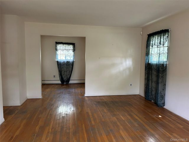 6 Harton Court, East Northport, NY 11731