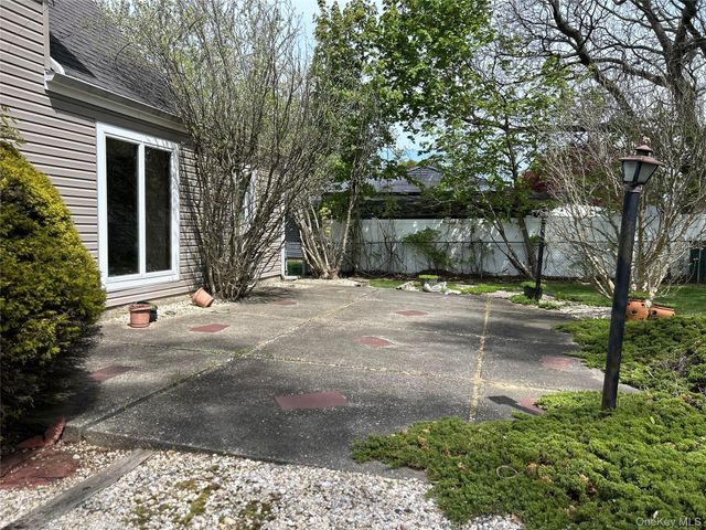 6 Harton Court, East Northport, NY 11731