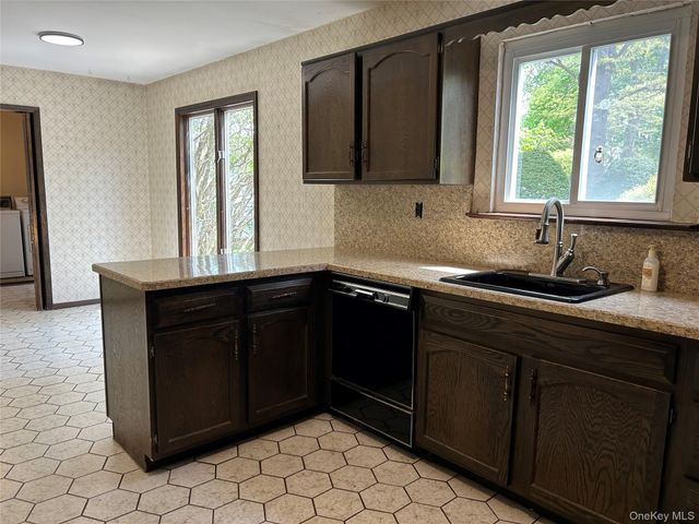 6 Harton Court, East Northport, NY 11731