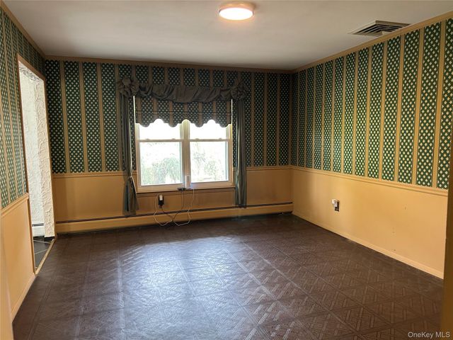 6 Harton Court, East Northport, NY 11731