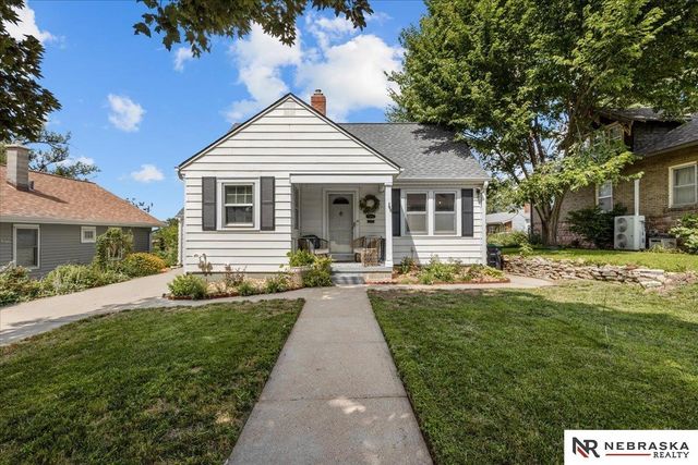 2122 S 40th Street, Omaha, NE 68105