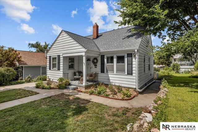 2122 S 40th Street, Omaha, NE 68105