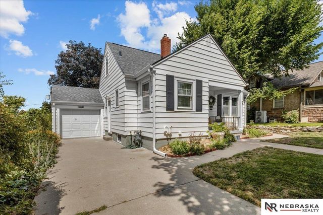 2122 S 40th Street, Omaha, NE 68105
