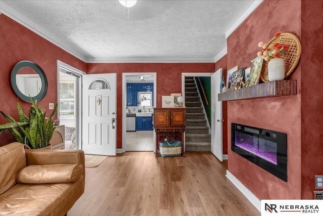 2122 S 40th Street, Omaha, NE 68105