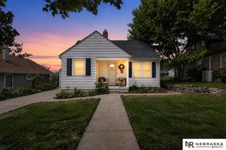 2122 S 40th Street, Omaha, NE 68105
