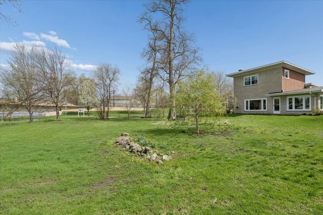 34 S River Street, South Elgin, IL 60177