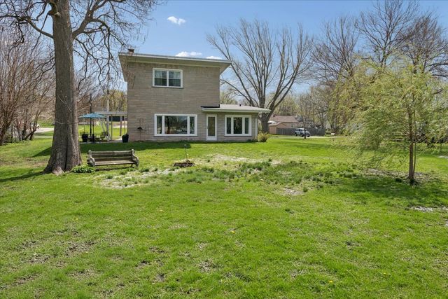 34 S River Street, South Elgin, IL 60177