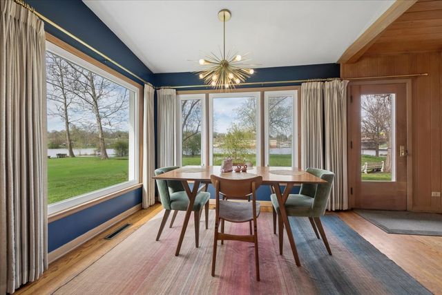 34 S River Street, South Elgin, IL 60177