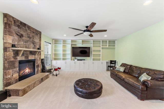 1663 GEORGES KNOLL CT, Woodbridge, VA 22192