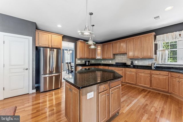 1663 GEORGES KNOLL CT, Woodbridge, VA 22192