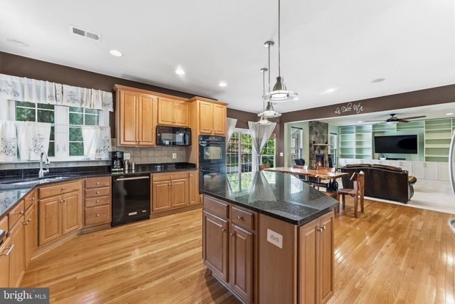 1663 GEORGES KNOLL CT, Woodbridge, VA 22192