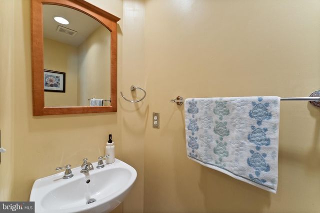 1663 GEORGES KNOLL CT, Woodbridge, VA 22192