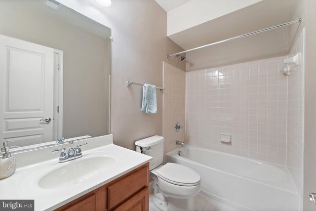 1663 GEORGES KNOLL CT, Woodbridge, VA 22192