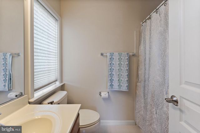 1663 GEORGES KNOLL CT, Woodbridge, VA 22192