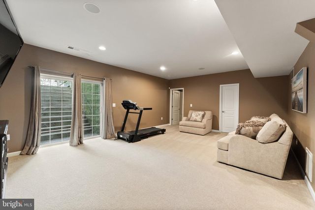 1663 GEORGES KNOLL CT, Woodbridge, VA 22192