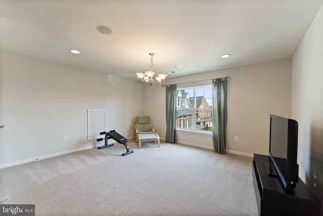 1663 GEORGES KNOLL CT, Woodbridge, VA 22192