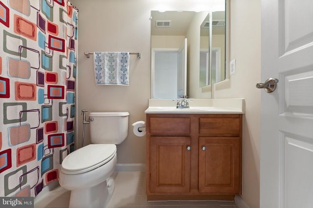 1663 GEORGES KNOLL CT, Woodbridge, VA 22192