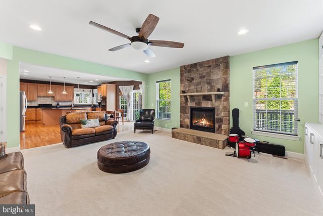 1663 GEORGES KNOLL CT, Woodbridge, VA 22192