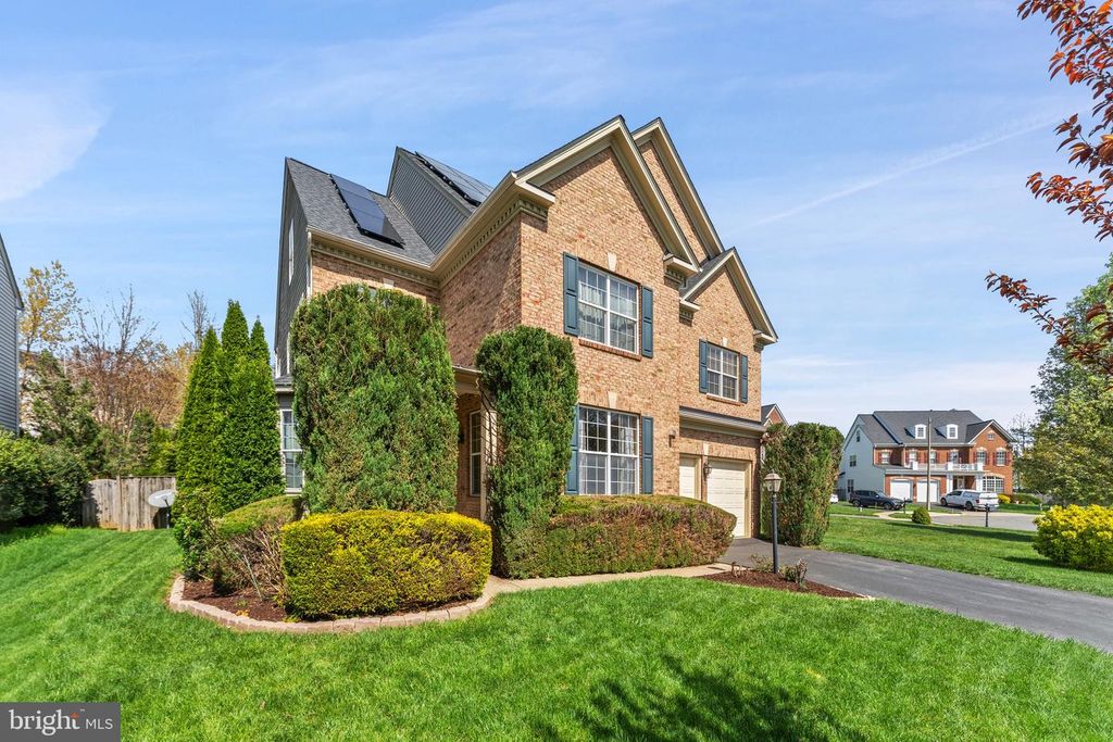 1663 GEORGES KNOLL CT, Woodbridge, VA 22192
