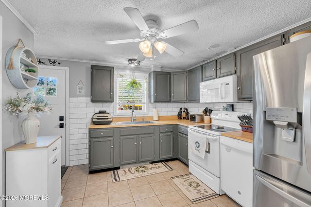 166 Hudson Avenue, Middletown, NJ 07748