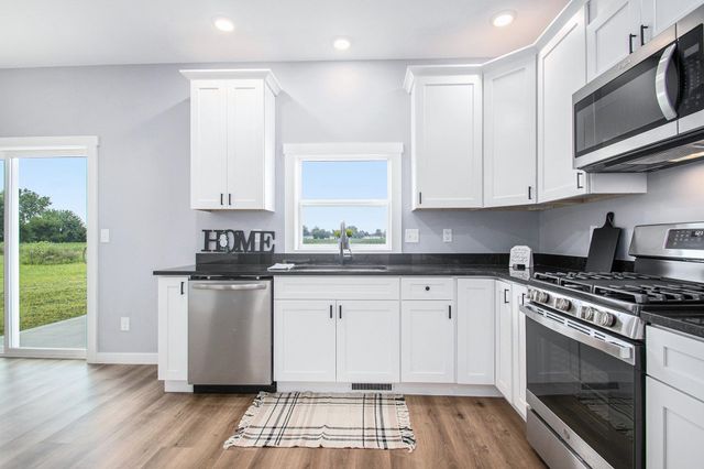 652 Bungalow Drive, Nappanee, IN 46550