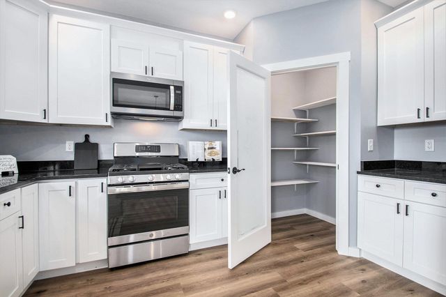 652 Bungalow Drive, Nappanee, IN 46550