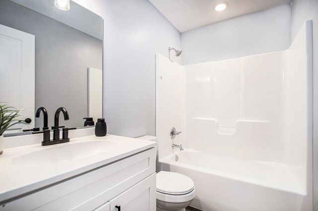 652 Bungalow Drive, Nappanee, IN 46550