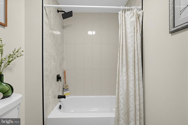 24 W DUVAL ST, Philadelphia, PA 19144