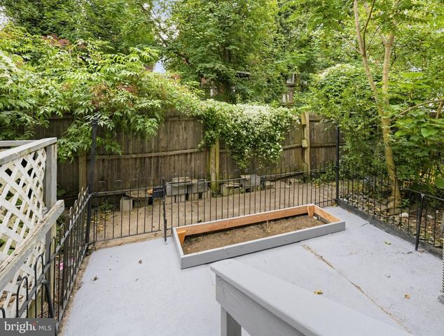 24 W DUVAL ST, Philadelphia, PA 19144
