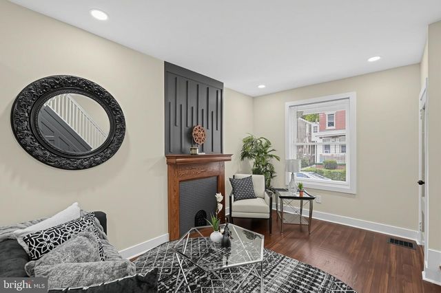 24 W DUVAL ST, Philadelphia, PA 19144