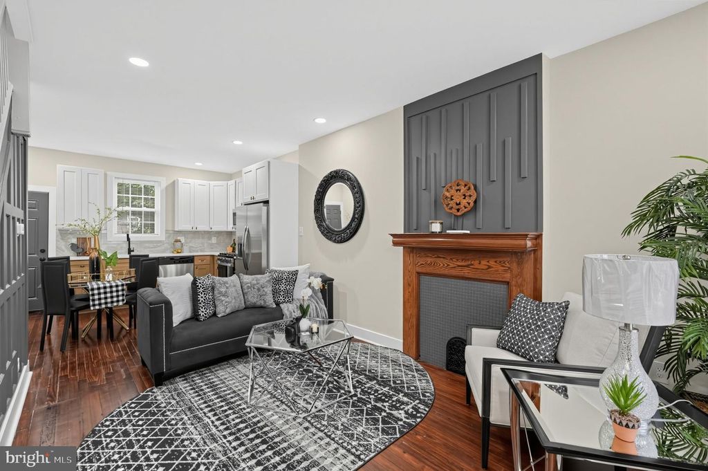 24 W DUVAL ST, Philadelphia, PA 19144