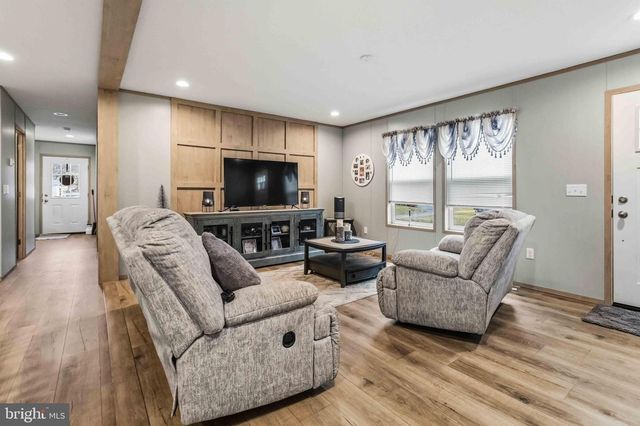 254 WALNUT ST, Bainbridge, PA 17502