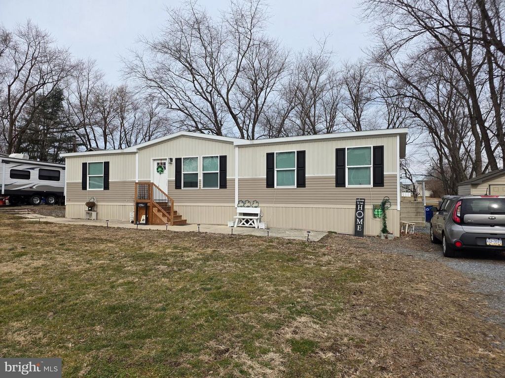 254 WALNUT ST, Bainbridge, PA 17502