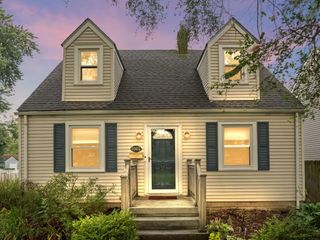 8964 W Delaware Pkwy, Munster, IN 46321