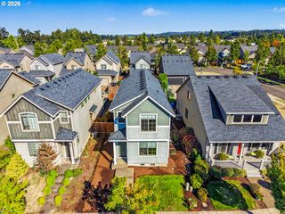 1705 MERGANSER St, Silverton, OR 97381