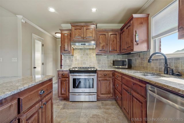 7415 E 84th Street North, Owasso, OK 74055