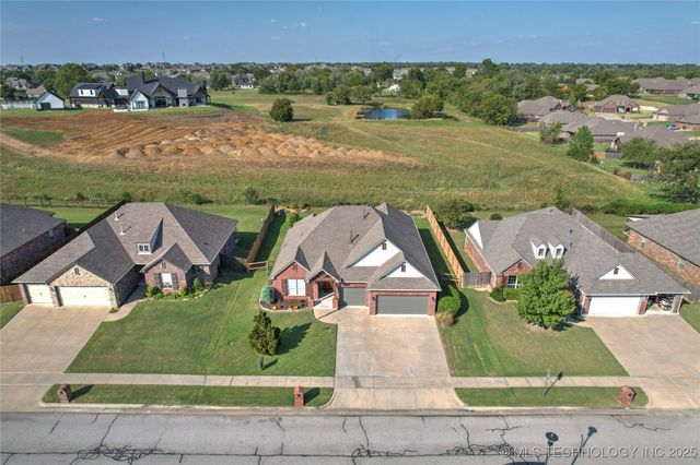 7415 E 84th Street North, Owasso, OK 74055
