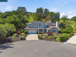 1715 Greenhills Ct, Lafayette, CA 94549