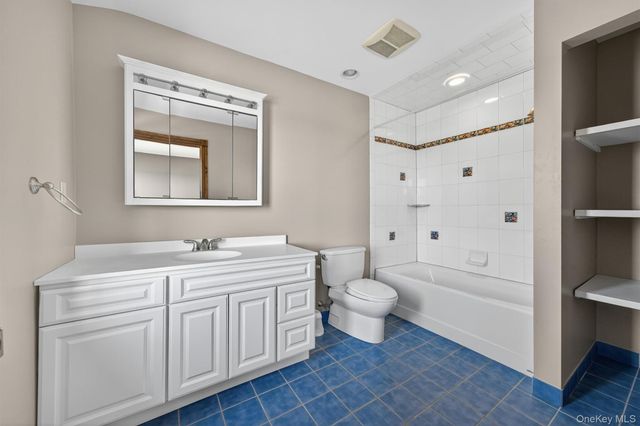 231-233 Celery Avenue 231, New Hampton, NY 10958
