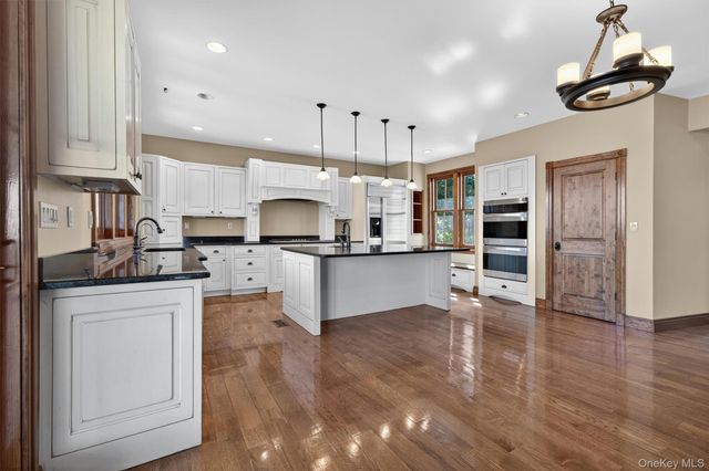 231-233 Celery Avenue 231, New Hampton, NY 10958