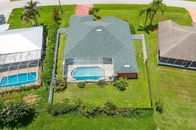 631 SE Stow Terrace, Port St. Lucie, FL 34984