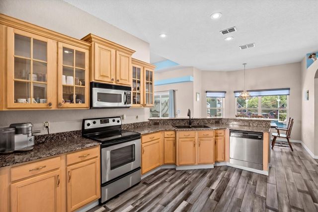 631 SE Stow Terrace, Port St. Lucie, FL 34984