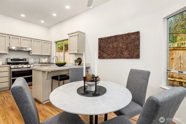 2715 NE 184th Place, Lake Forest Park, WA 98155