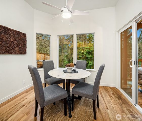 2715 NE 184th Place, Lake Forest Park, WA 98155