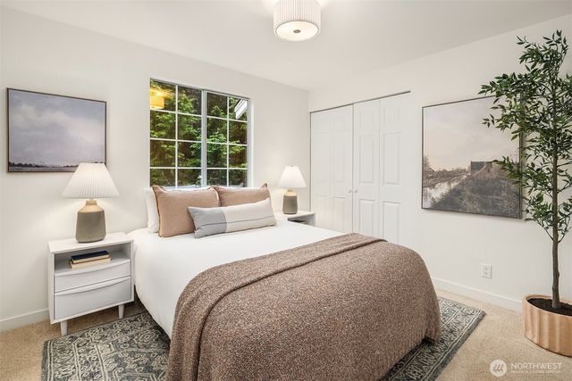 2715 NE 184th Place, Lake Forest Park, WA 98155