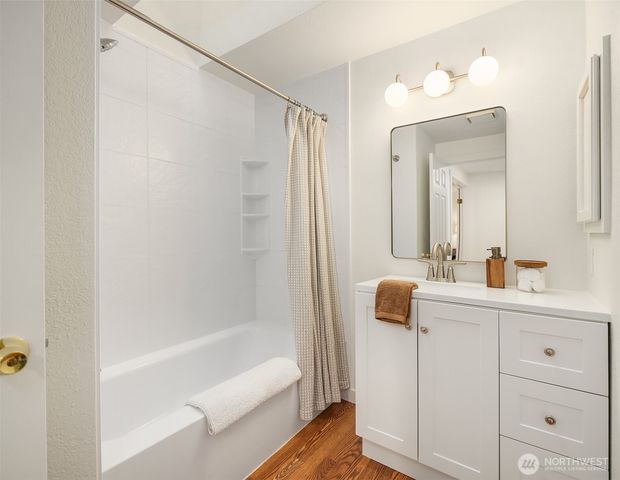 2715 NE 184th Place, Lake Forest Park, WA 98155