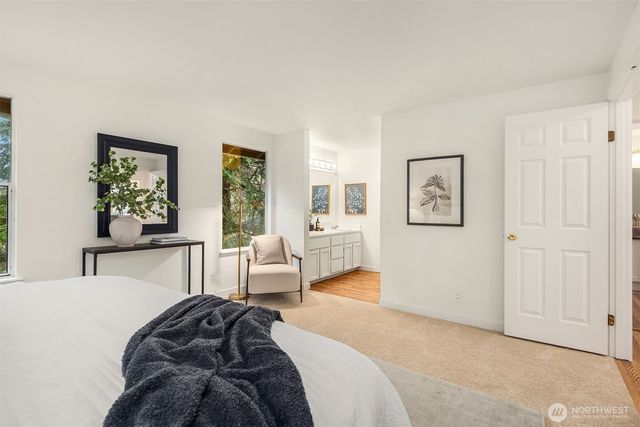 2715 NE 184th Place, Lake Forest Park, WA 98155